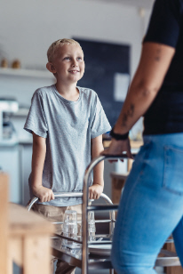 Kongamek Servierwagen KM60357-Mix, aus Edelstahl, mit unterschiedlich hohem Rahmen, Länge 805mm, Breite 460mm, Höhe 890mm