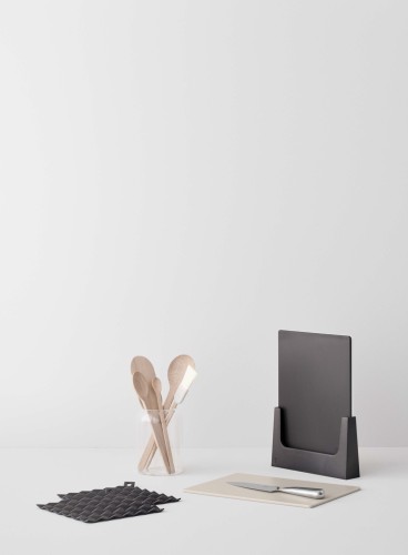 CHOP-IT Schneidebrett schwarz, Maße: 80 x 80 x 250 mm