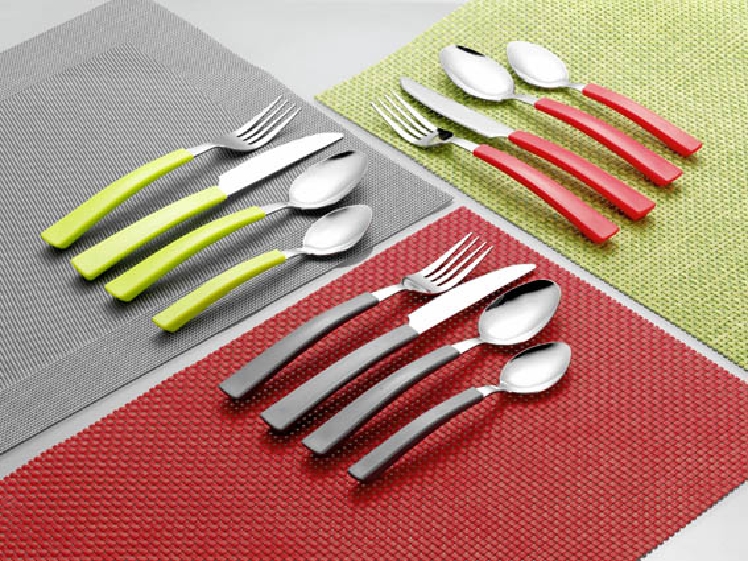 24-teiliges Besteck SAMANTA, schwarz aus Edelstahl 18/0, trowalsiiert. Messer aus Klingenstahl.