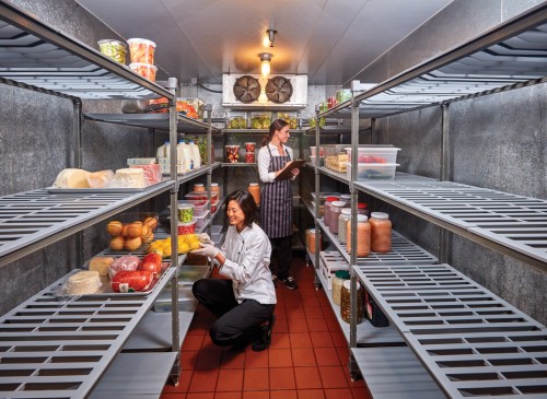 Geschlitzte Anbaueinheit, 190 kg pro Fachboden, 800 kg bei einer Einheit mit 4 Fachböden - 61x87x163 von Cambro