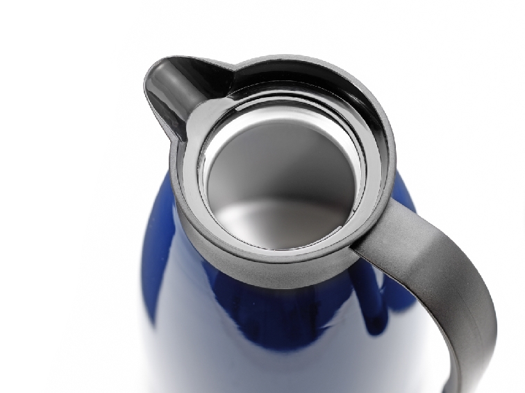 Isolierkanne GLACE, Inhalt: 1 Liter, doppelwandiger Edelstahl, weiß lackiert, Höhe: 20,8 cm, Durchmesser: 13,5 cm.