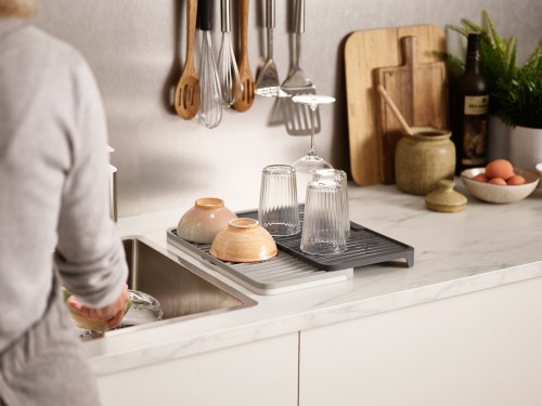 Joseph Joseph Tier Vergrößerbares Abtropfgestell - Grau