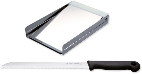 Brezel-Schneide-Set. Vorrichtung aus Edelstahl inkl. Messer. Material: Edelstahl mit Schnittführung / Kunststoffscharnier. Zum