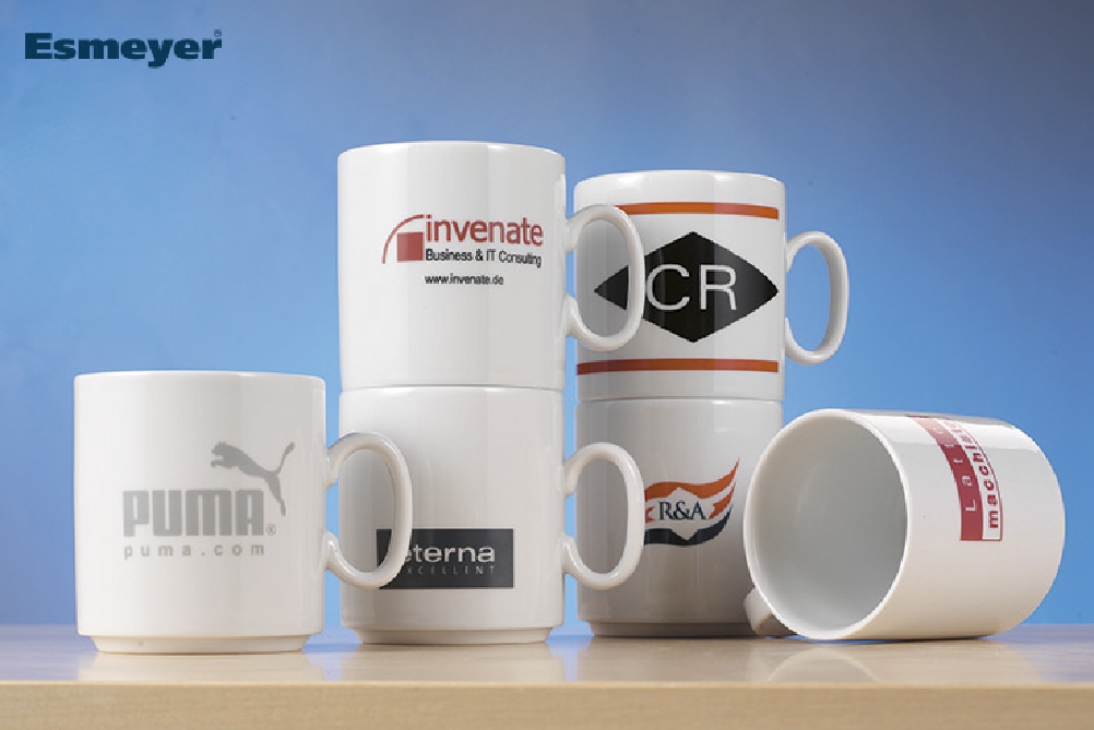 Kaffeebecher DIANE, Inhalt: 0,28 L, von caterado. Höhe: 8,9 cm, Durchmesser: 8,1 cm, aus weißem, hochwertigem Porzellan.