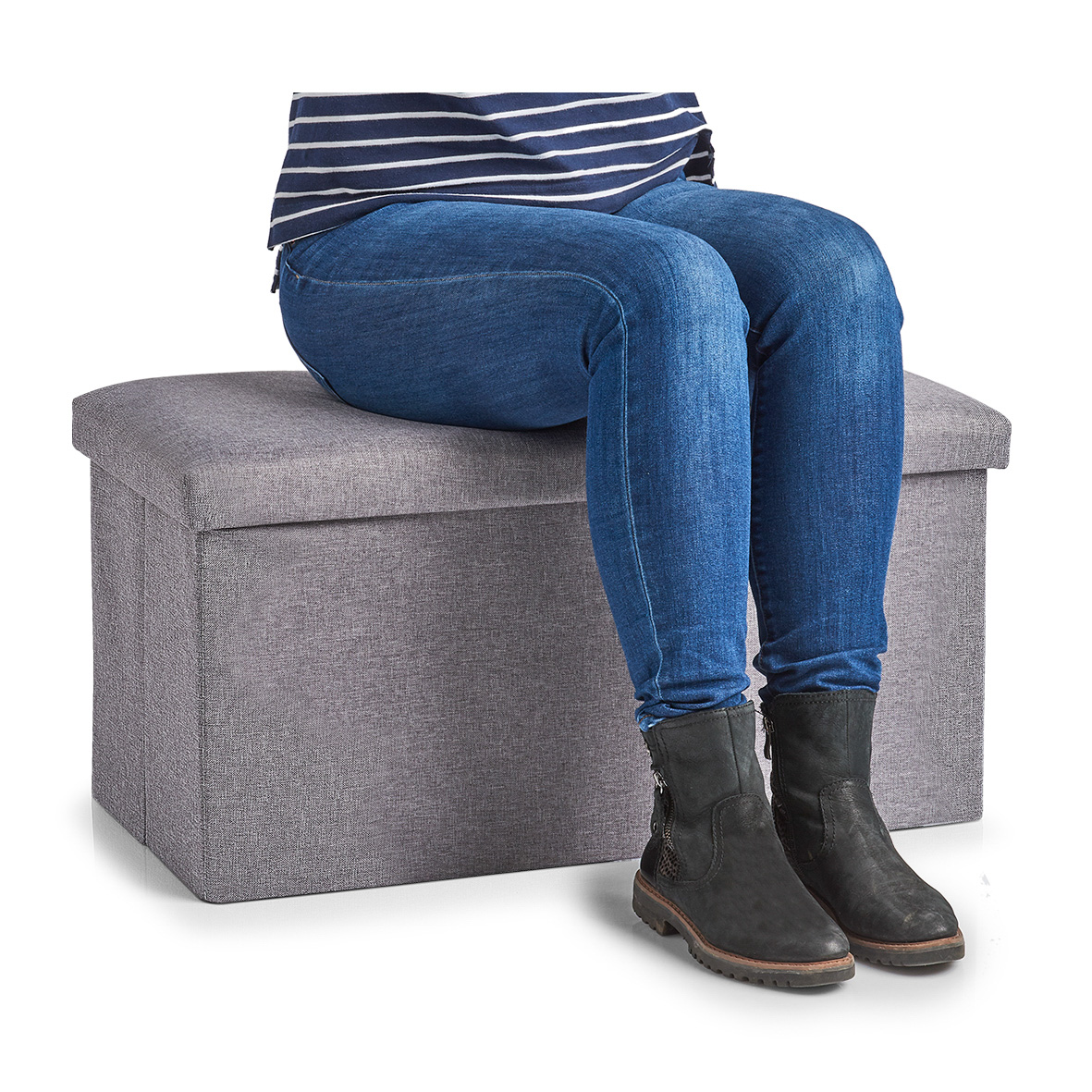 Sitztruhe, Kunstleinen; MDF, 70x35x35 cm. Farbe: grau. Diese Sitztruhe findet auch in dem kleinsten Flur einen Platz! Die praktische Truhe