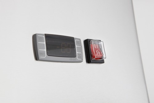 HENDI Tiefkühlschrank zweitürig 1300 L Profi Line - max: -22/-17°C - 230 V - 830 W - 1314x845x(H)2130 mm