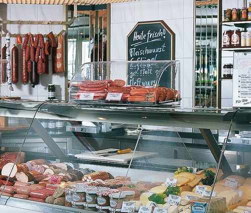 Vitrine / Thekenaufsatz 63,5 x 25 cm, H: 25 cm SAN, glasklar, aus einem Teil gespritzt, rutschfest vielseitig einsetzbar für