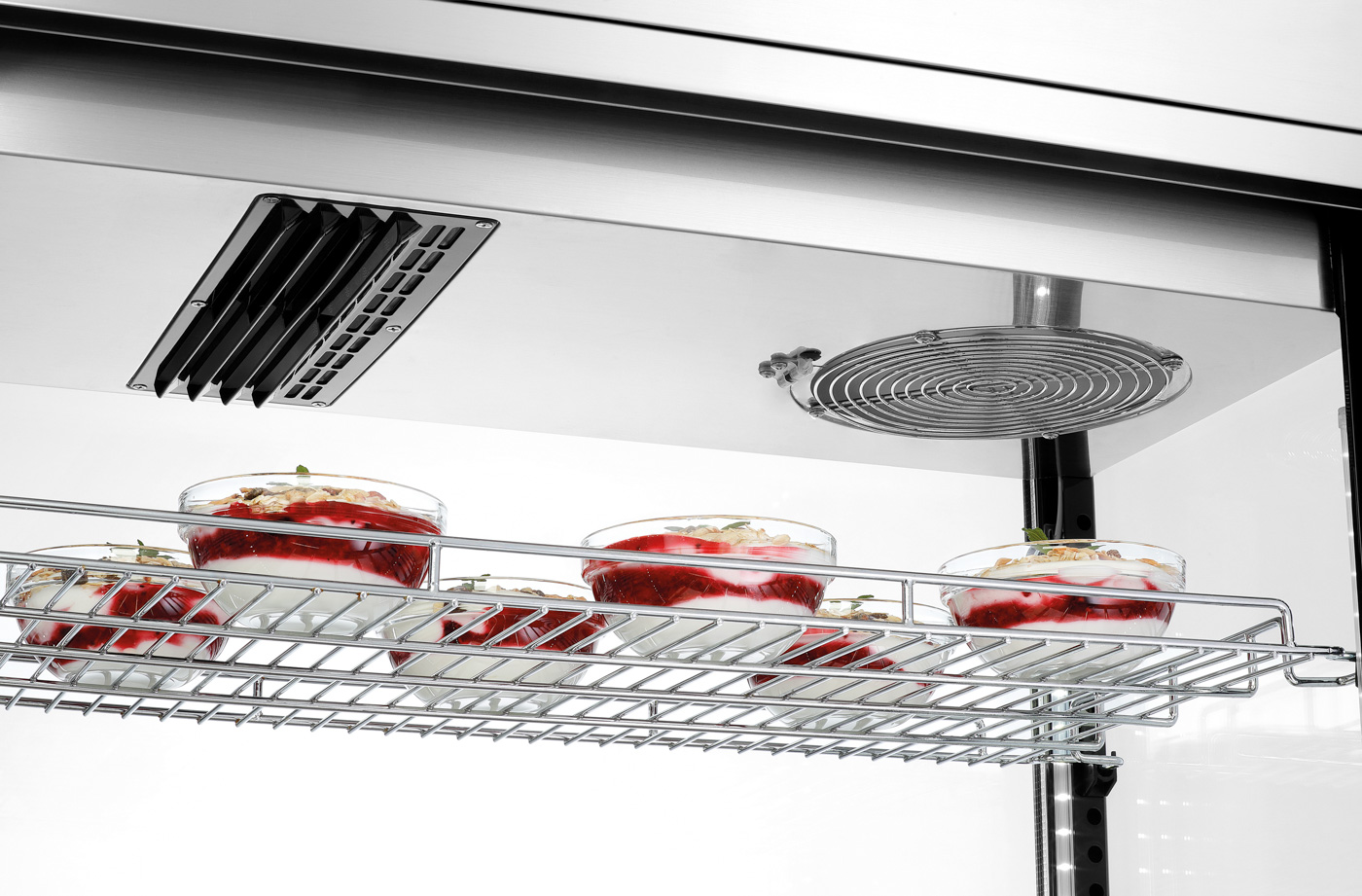 Bartscher Kalte Theke 7450 2E | Klimaklasse: 4 | Maße: 80,5 x 44 x 970 cm. Gewicht: 75,6 kg