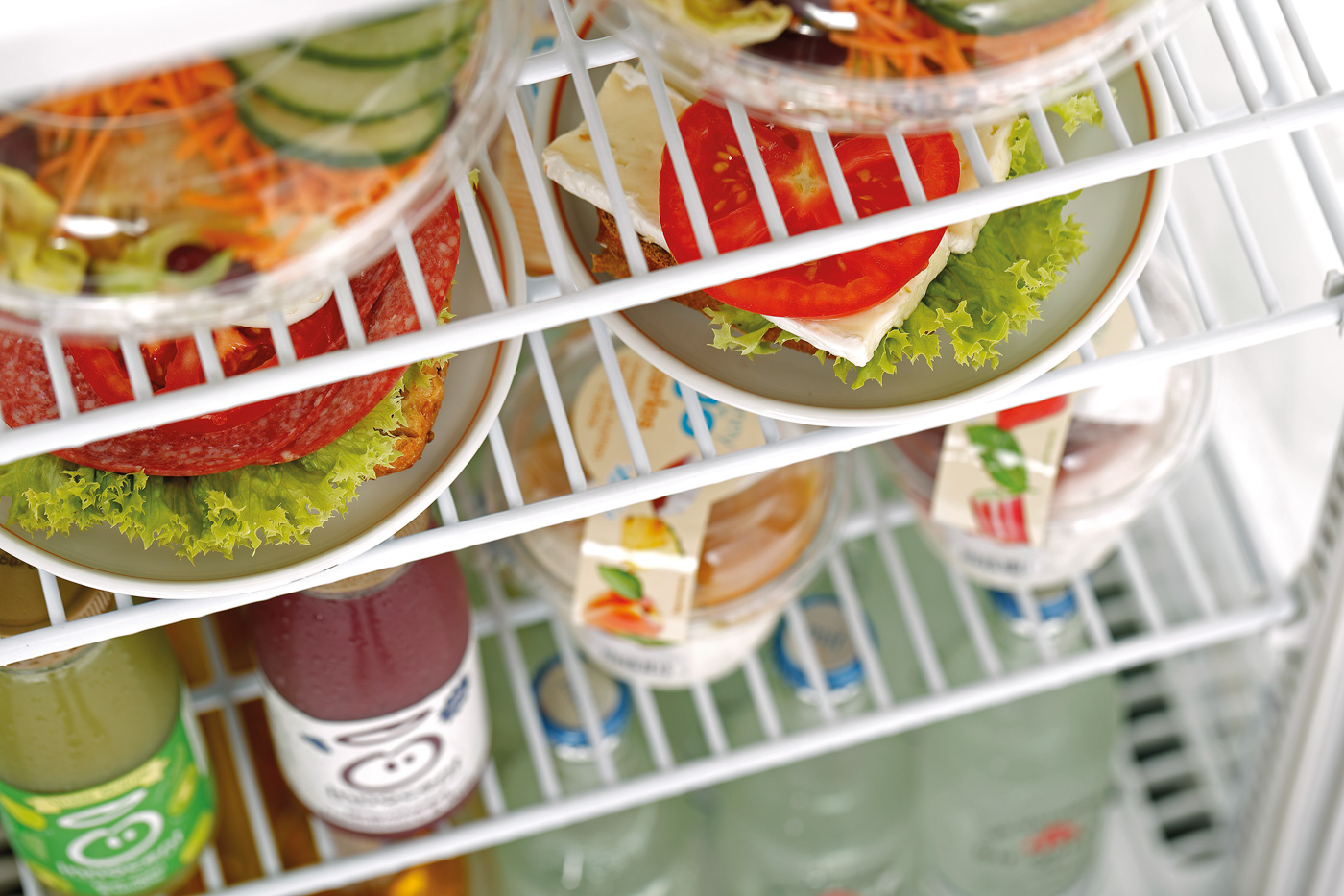 Bartscher Mini-Kühlvitrine 78L, weiß | Art derVerglasung: Doppel-Verglasung | Maße: 43,5 x 38,5x 96,0 cm. Gewicht: 33,2 kg