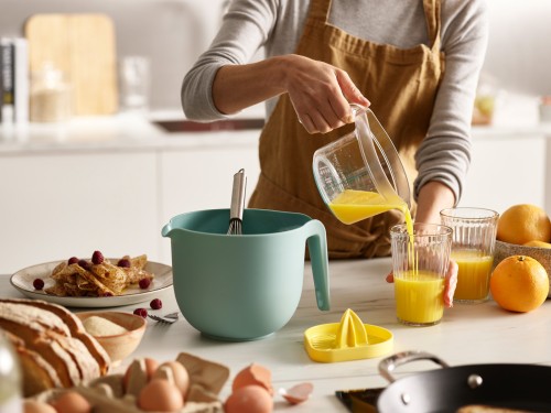 Joseph Joseph Nest 3-teiliges Lebensmittelzubereitungs-Set (Messbecher, Schüssel und Entsafter)