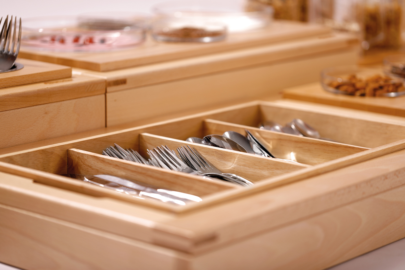 Bartscher Buffet-System Set BKA4 | 1 Besteckkasten, 4-geteilt ,1 Basisrahmen ,1 Abschlussrahmen | Maße: 58 x 40,5 x 96 cm.