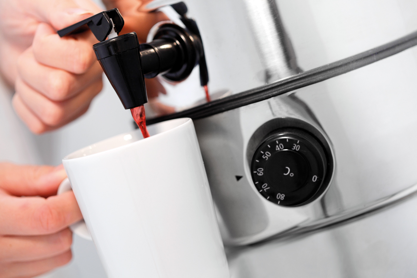 Bartscher Glühweintopf 7L | Steuerung:Elektronisch ,Knebel | Maße: 27,5 x 26 x 49,0 cm.Gewicht: 2 kg