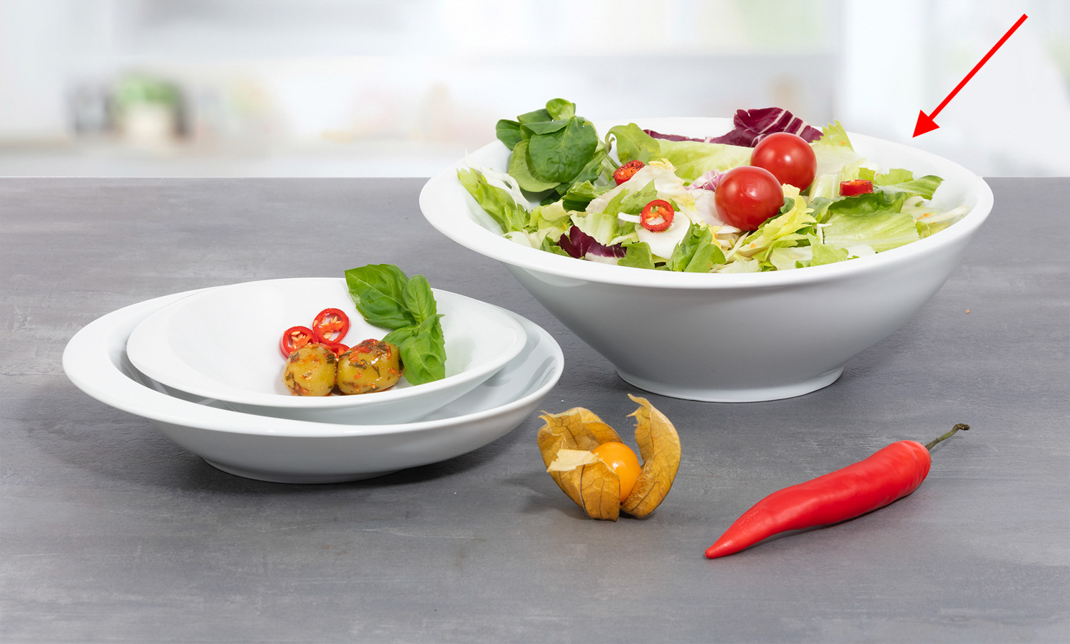 Schüssel AVENUE, Durchm. 23 cm, von caterado, aus weißem Porzellan. Made in Europe. Höhe ca. 8 cm.