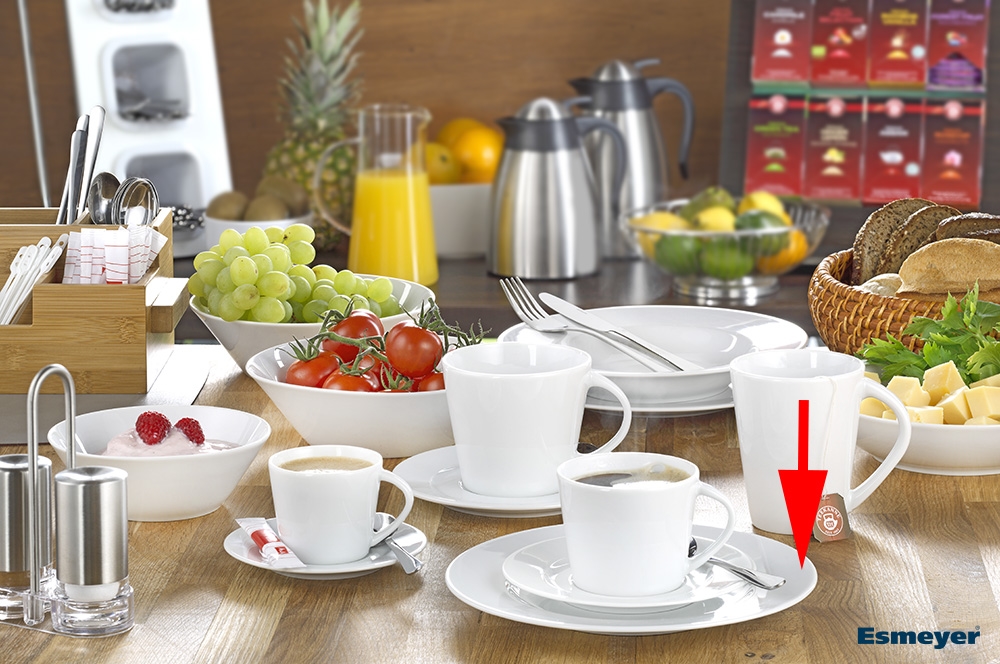 Dessertteller ISTA, Durchm. 21 cm, von caterado, aus weißem Porzellan. Made in Europe. Höhe 1,9 cm.