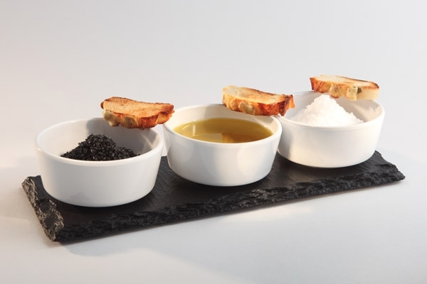 Naturschieferplatte 28 x 10 cm Materialstärke 6-9 mm mit 3 Absätzen Ø 6 cm möbelschonende Füßchen gebrochene Kanten