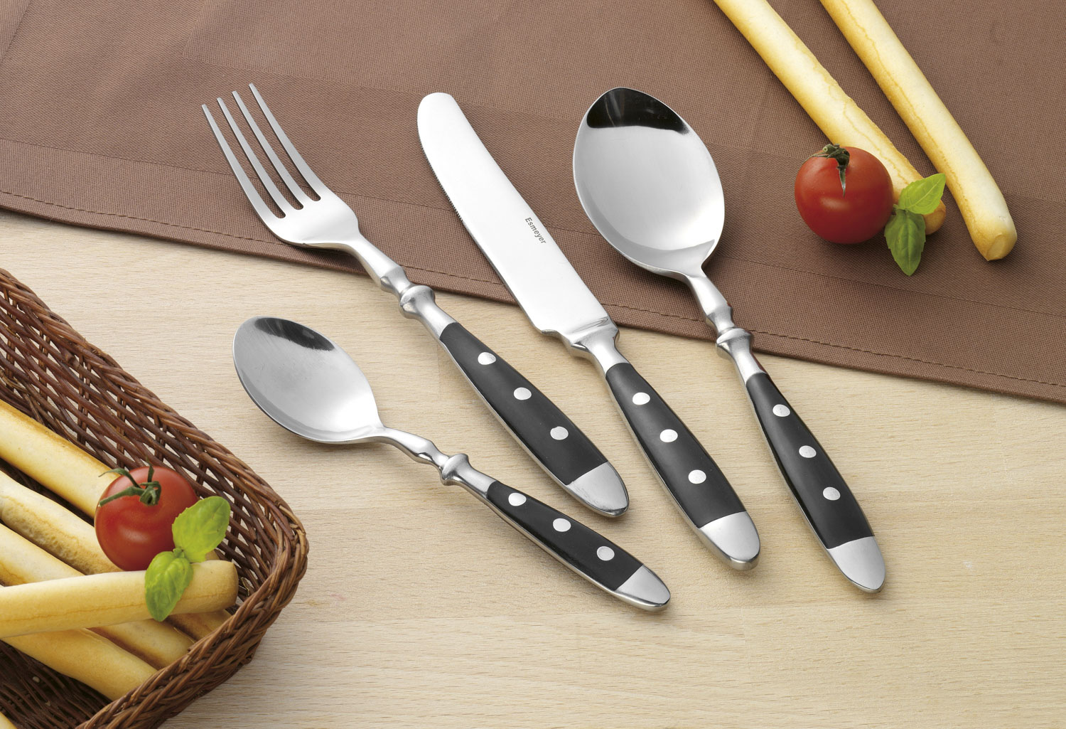 24-teiliges Besteck NOSTALGIE schwarz aus Edelstahl 18/0, poliert. Messer aus Klingenstahl,