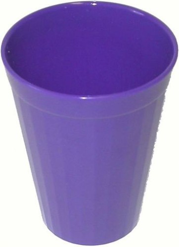 Roltex Trinkbecher mit Rillen und 150 ml Füllvermögen, violett