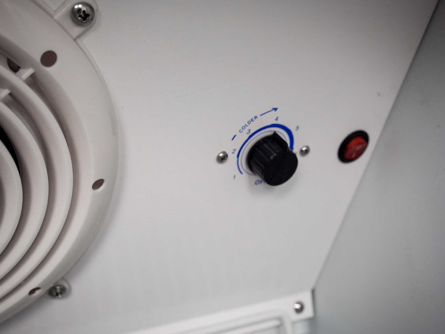 SARO Getränkekühlschrank mit Glastür, in der Farbe weiß, Kapazität 310 L Höhe 156,2 cm Breite 62 cm Tiefe 63,5 cm