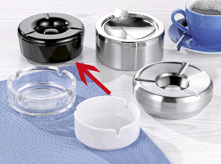 Wind-Aschenbecher STORM, Material: Melamin, Farbe: schwarz Durchmesser: 11,5 cm, Höhe: 5 cm.