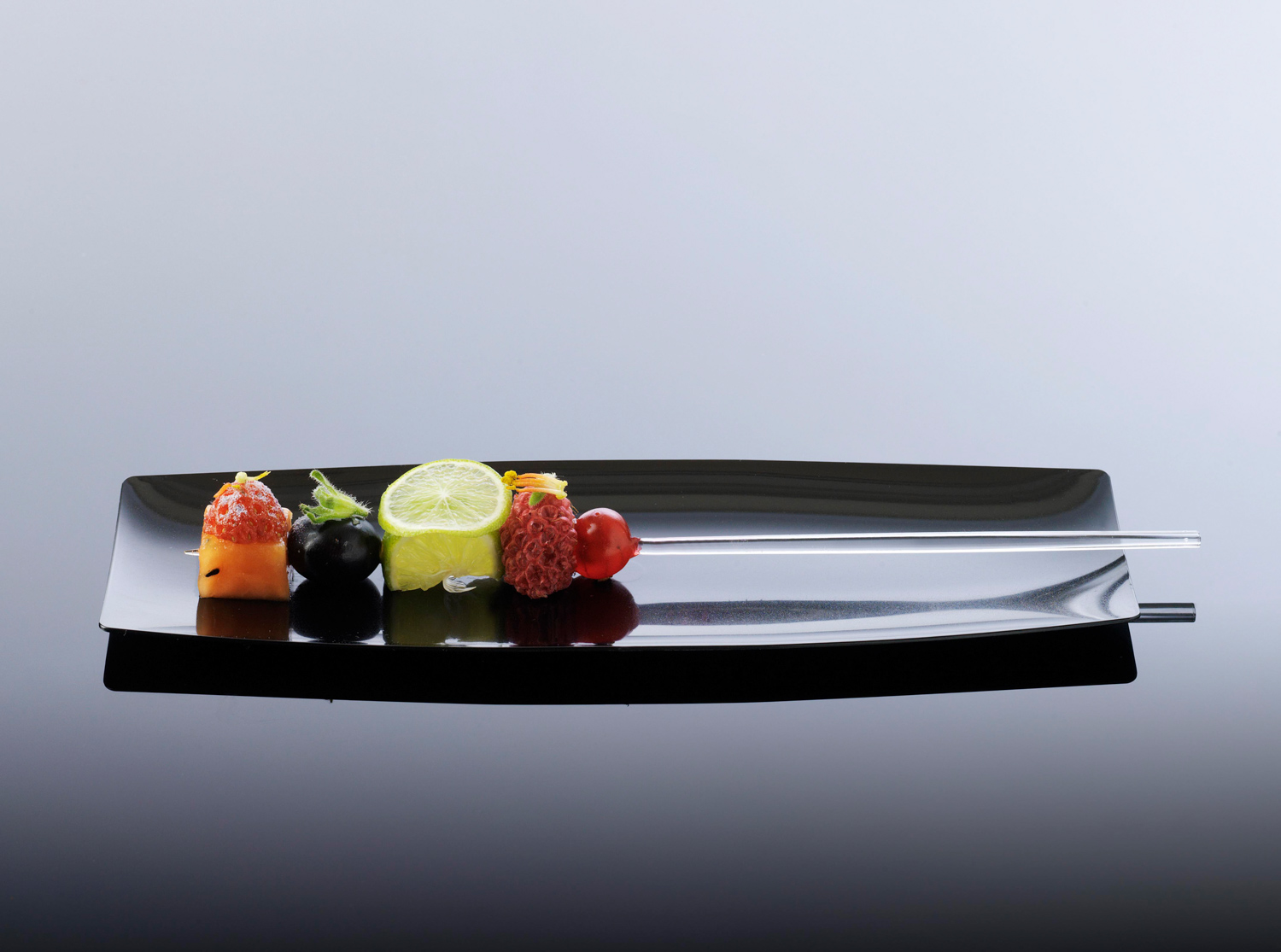 ARAVEN Mini-Tablett aus dem WAVE Catering-Sortiment, schwarz und aus Polystyrol