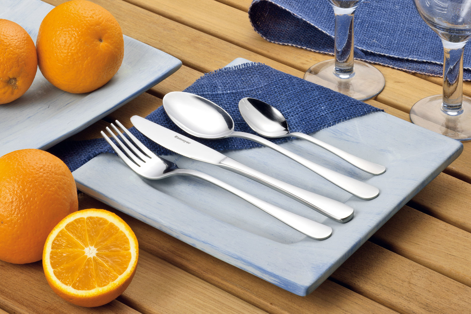 Besteckset SYLVIA, 145 tlg. aus Edelstahl 18/0. Bestehend aus: je 36 Menümessern, Menülöffeln, Menügabeln, Kaffeelöffeln und 1 Besteckbehälter.