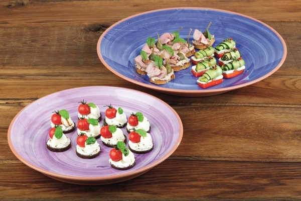 Tablett -LA VIDA- Ø 40,5 cm, H: 5,5 cm Melamin außen: Terrakottaoptik innen: Dekor in Blau spülmaschinengeeignet stapelbar