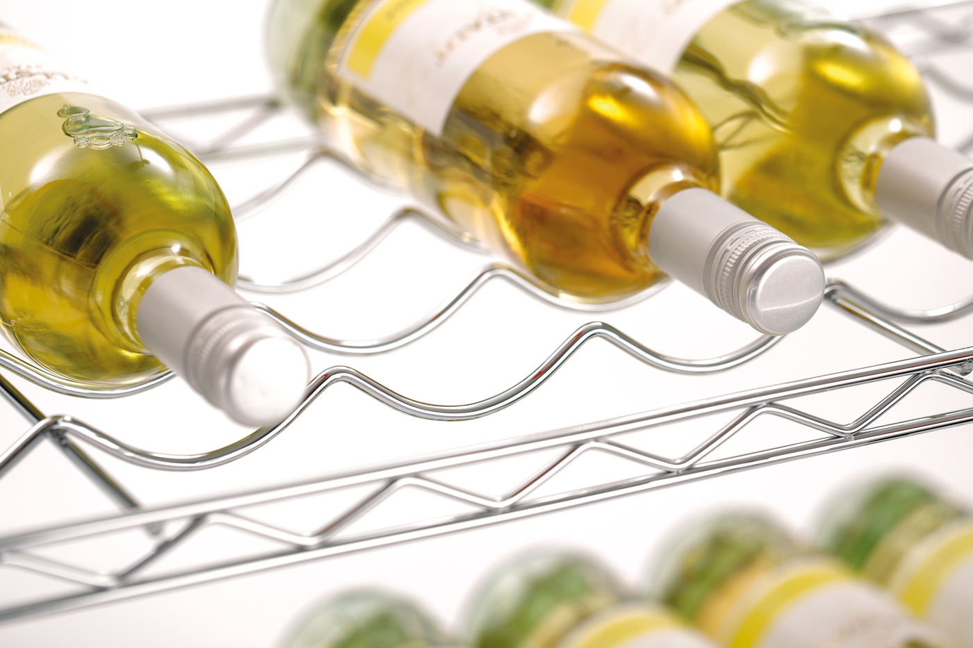 Bartscher Wein-Regal 5200 | AufnahmefähigkeitFlaschen max.: Gesamt: 100 - 130 Flaschen ,ProBoden: 9 Flaschen | 90 x 35 x 139,0