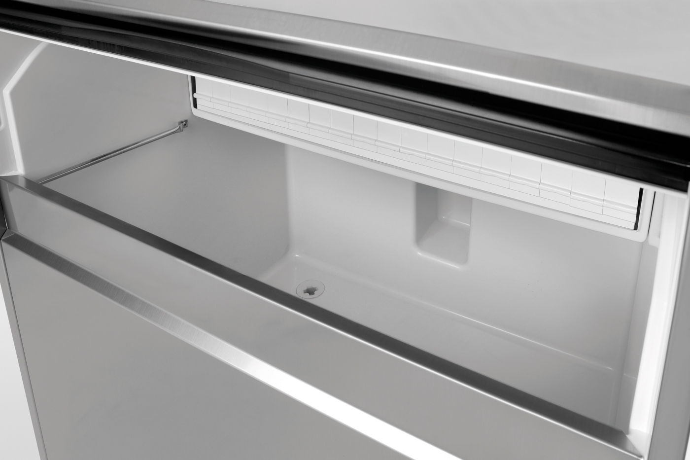 Bartscher Eiswürfelbereiter B 70 Plus |Füllstandssensor: Ja | Maße: 70,5 x 58 x 91,0 cm.Gewicht: 53,6 kg