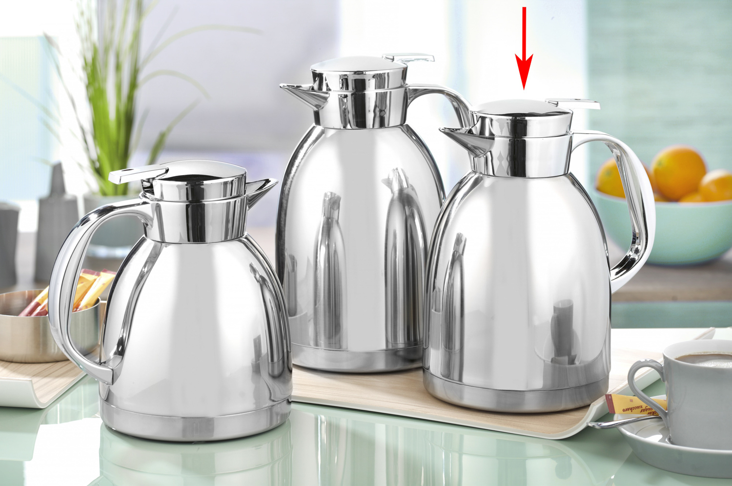 Isolierkanne MAESTRO, Inhalt: 1,5 Liter, Höhe: 228 mm, aus doppelwandigem Edelstahlt 18/8, mit Edelstahleinsatz, Einhandbedienung,