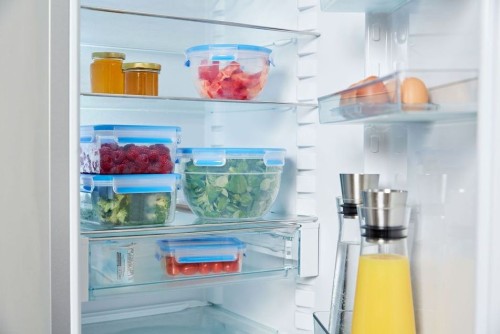 Emsa CLIP & CLOSE transparente Frischhaltedose rund, 2,6 Liter aus Kunststoff - 100 % dicht - Made in germany - BPA-frei