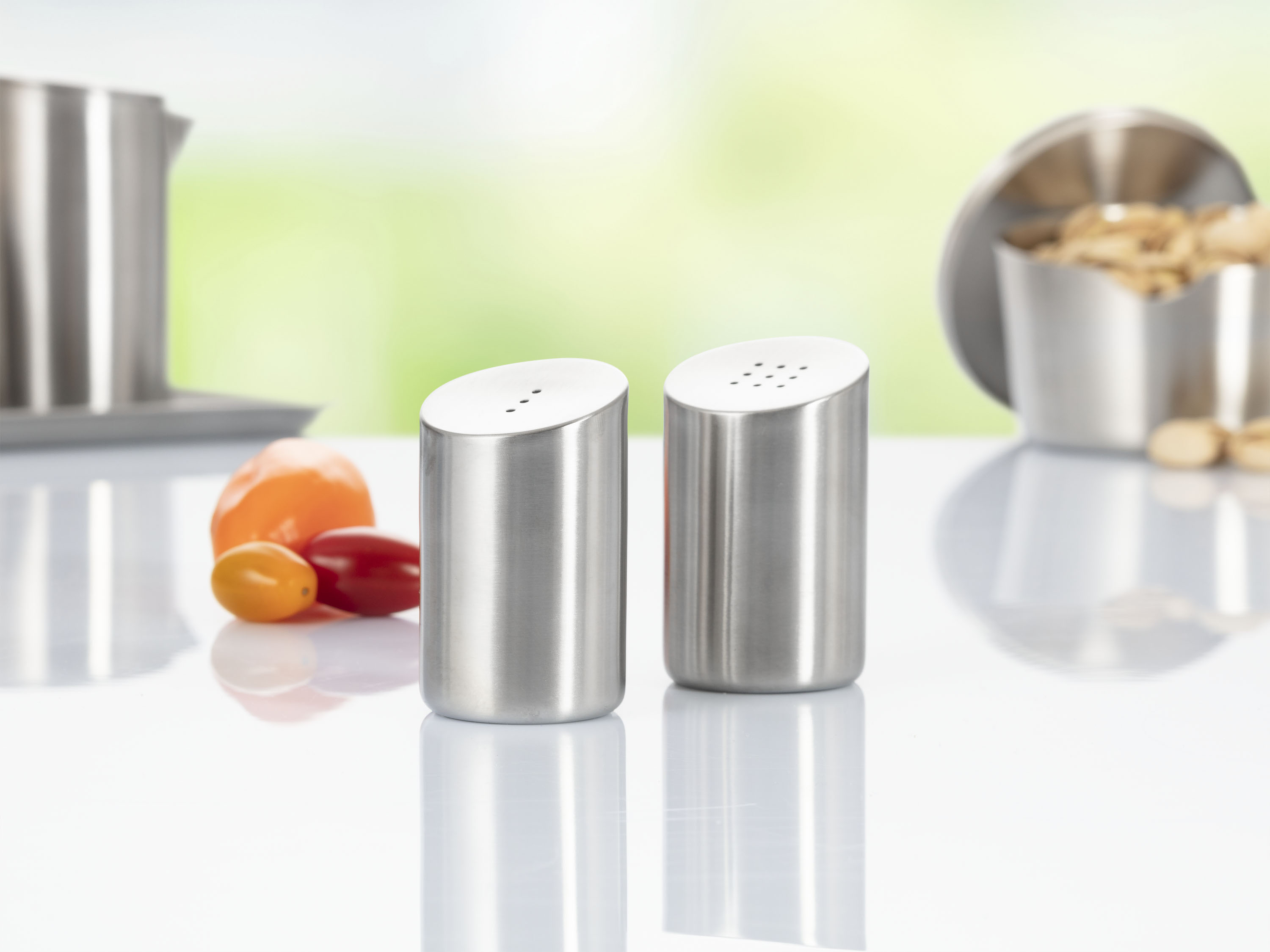 Salz- und Pfefferstreuer VISTA, Durchmesser: 45 mm, Höhe: 73 mm, mit gebürsteter Oberfläche,