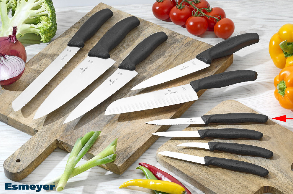 Gemüsemesser Victorinox SWISS CLASSIC, mit Wellenschliff, Länge: 10 cm, Farbe: schwarz