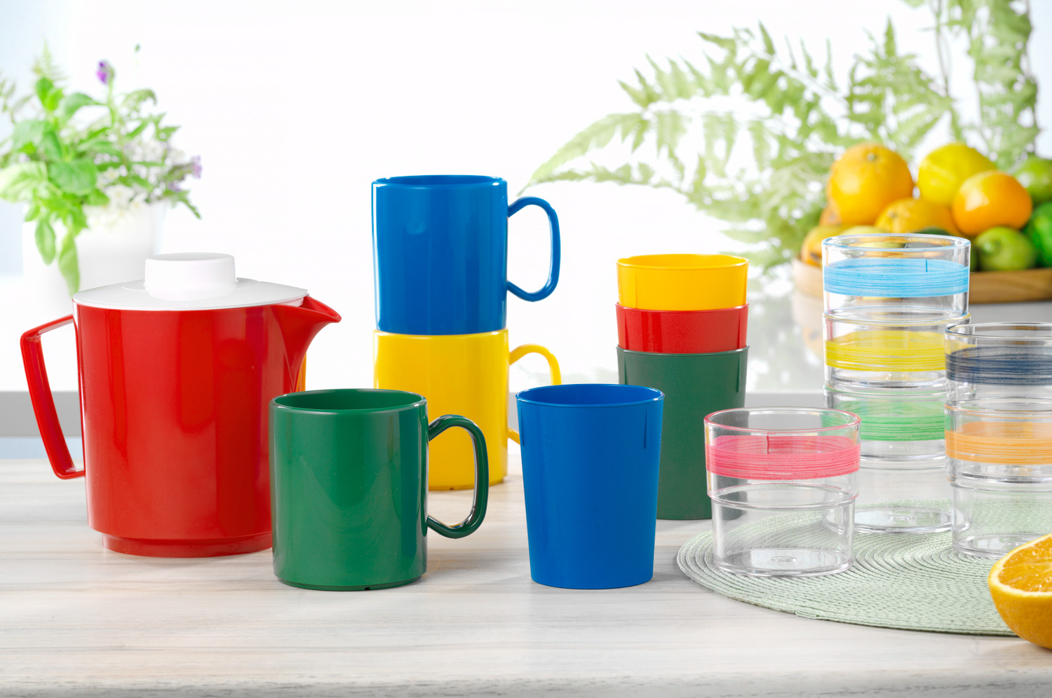 WACA Trinkbecher FUN aus Polypropylen, in grün. Kapazität: 0,25 l. Durchmesser: 7,4 cm.