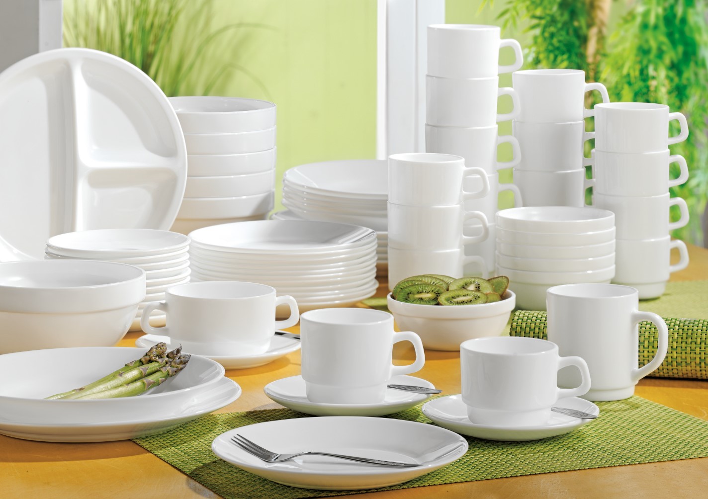 18-tlg. Sparset RESTAURANT, Farbe: weiss, Enthält je 6 Kaffeeobertassen, Untertassen und Desserteller