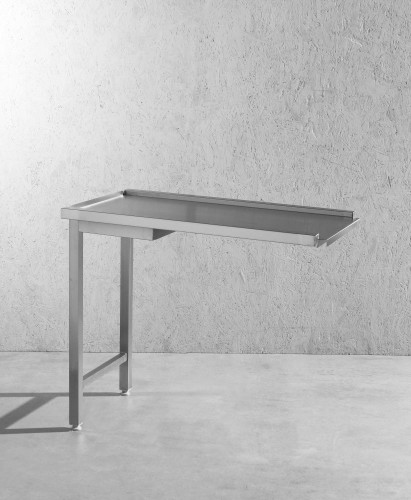 Ablauftisch für Geschirrspüler, links, aus langlebigem Edelstahl, mit 510 mm breiter Korbführung und Wandaufkantung.