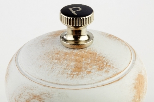 Pfeffermühle Ø 5,5 cm, H: 15 cm deutsches Buchenholz Farbe: weiß / vintage Mahlwerk aus Carbonstahl Mahlgrad stufenlos