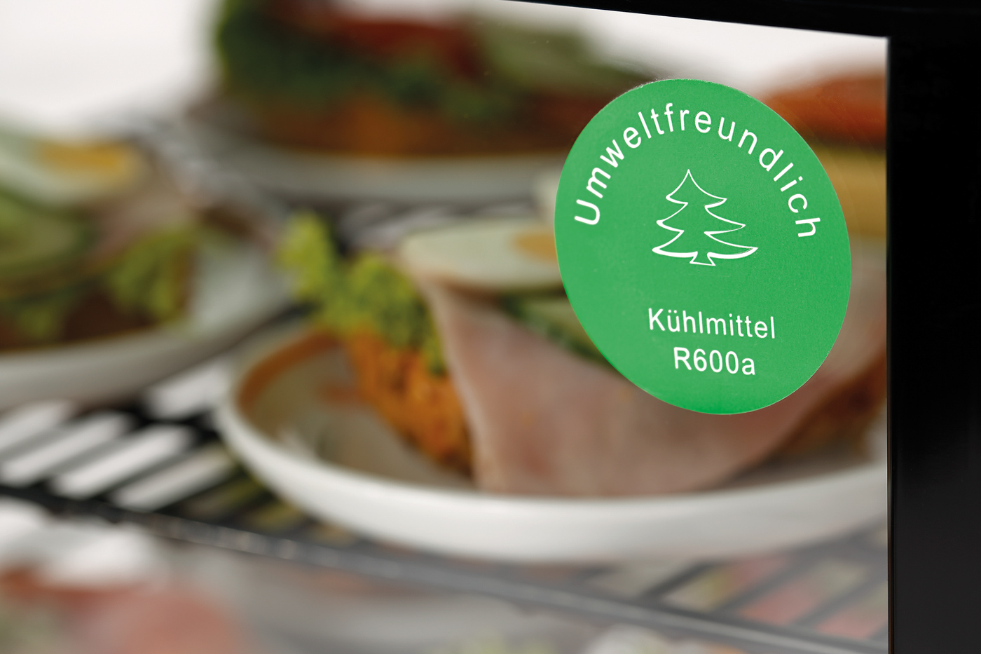 Bartscher Mini-Kühlvitrine 78L, schwarz | Art derVerglasung: Doppel-Verglasung | Maße: 43,5 x 38,5x 96,0 cm. Gewicht: 33,2 kg