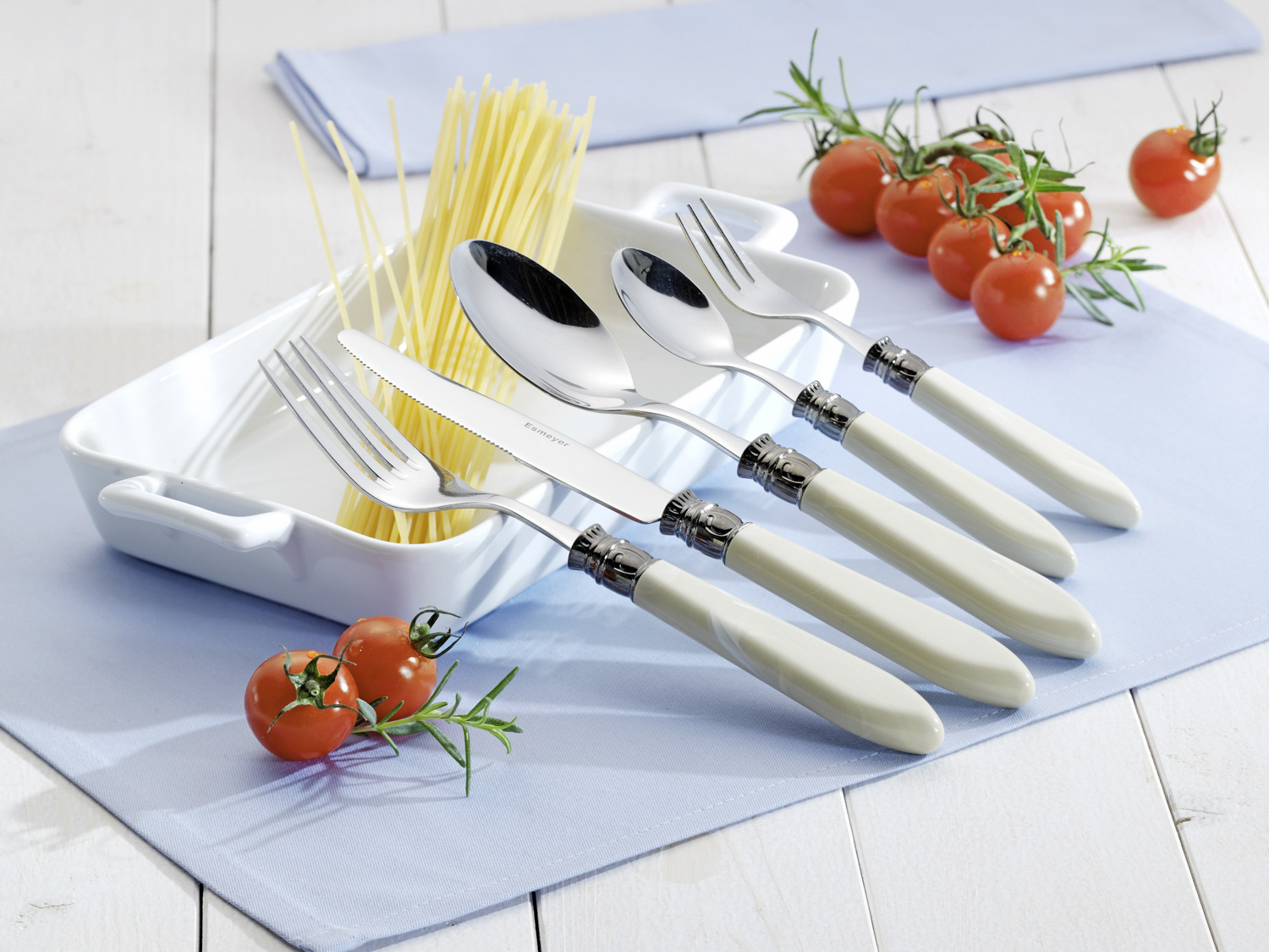 30-teiliges Besteck HELENA, creme aus Edelstahl 18/10, poliert. Messer aus Klingenstahl.