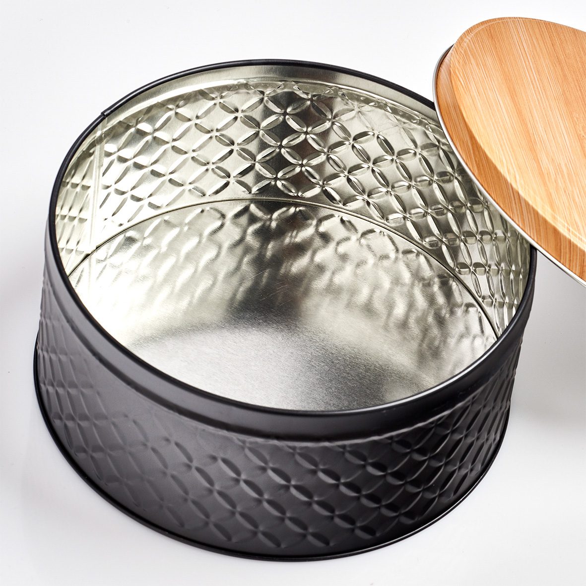 Dose, Metall, Ø20x9,3 cm. Farbe: schwarz. Fassungsvermögen: 2000 ml. Diese Vorratsdose von Zeller ist alles andere als langweilig! Im