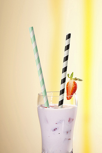 100 Trinkhalme, Papier Ø 6 mm · 24 cm schwarz/weiss "Stripes" von PAPSTAR