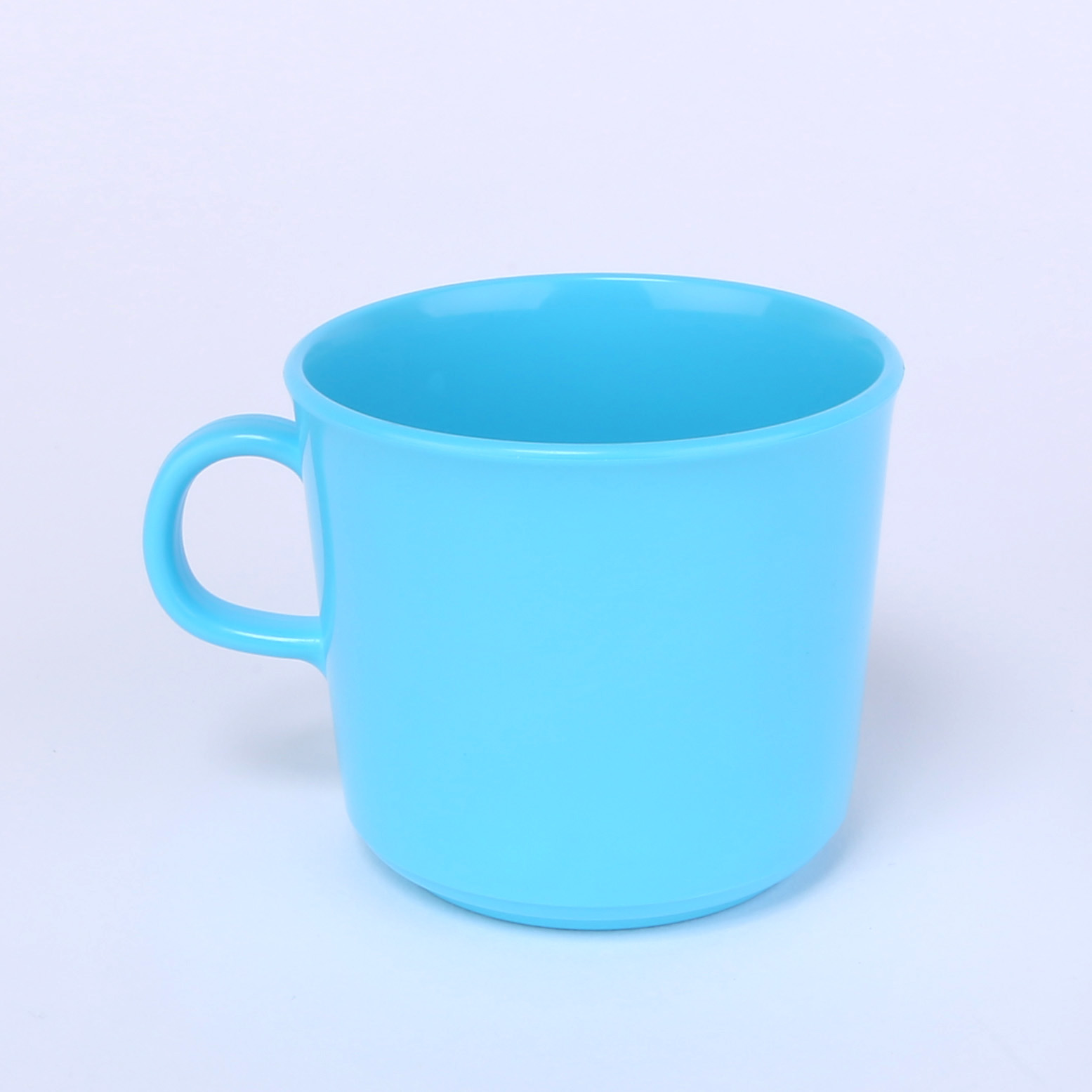 vaLon Zephyr Kindertasse 0,125 L aus schadstofffreiem Kunststoff in der Farbe blau.