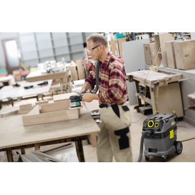 Kärcher Nass- und Trockensauger NT 30/1 Tact Te L 37 x 58 x 56 cm (B x H x T) 1.380W 4m inkl. Fugendüse, Maße: 37 x 58