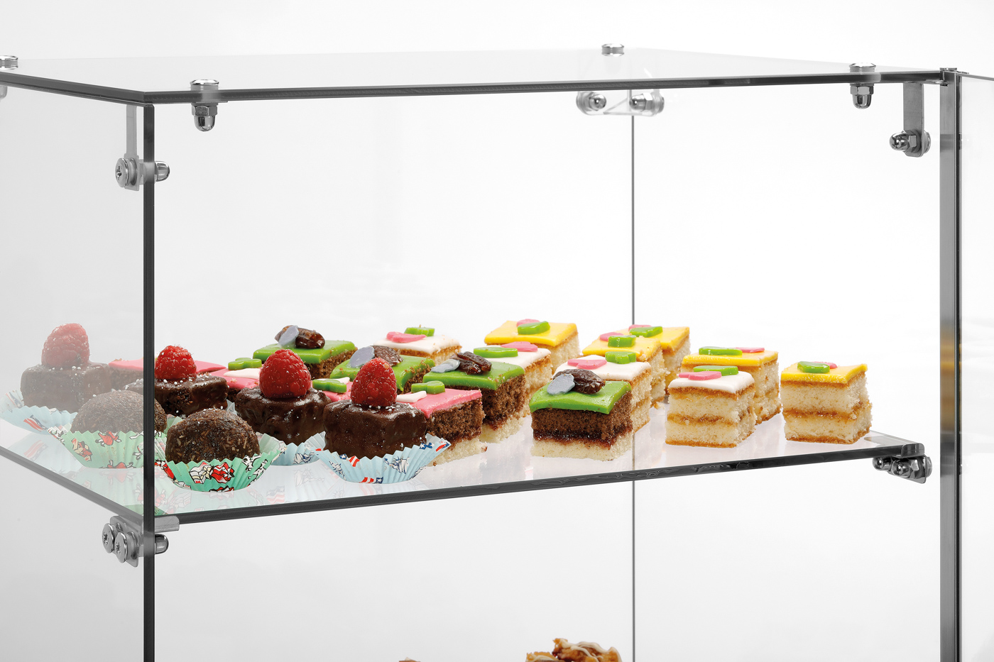 Bartscher Buffetvitrine 3850 3E-K | Maße Tür: B400 x H 600 mm ,Einlegeböden herausnehmbar |Maße: 40,5 x 33,5 x 62,0 cm. Gewicht: 17,2 kg