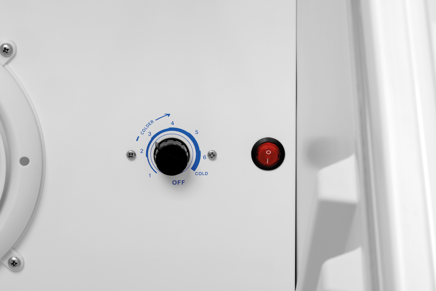 Bartscher Glastürenkühlschrank 326 |Innenbeleuchtung: Ja | Maße: 62 x 63,5 x 173,2 cm.Gewicht: 72 kg