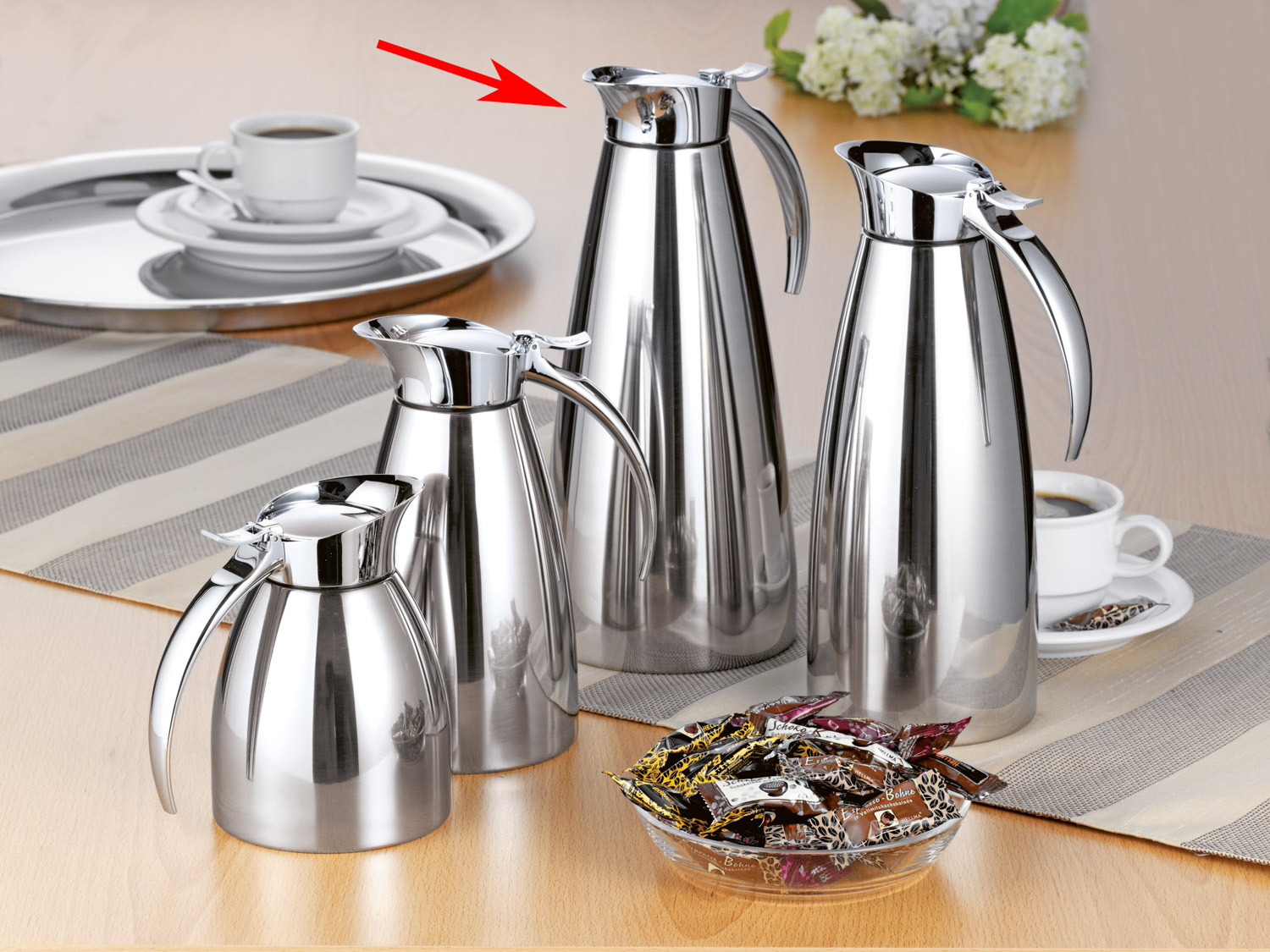 Isolierkanne Emsa ELEGANZA, Inhalt: 1,3 Liter, Höhe: 275 mm, aus Edelstahl, mit Einhandbedienung, Griff, Deckel und Ausgießer aus Metall verchromt.