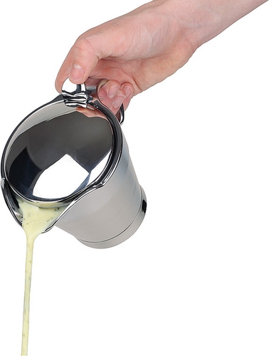 Thermo-Sauciere, aus doppelwandigem Edelstahl. Kapazität: ca. 0,4 Liter. Maße: ca. 19x 12,5cm, Höhe 13cm.