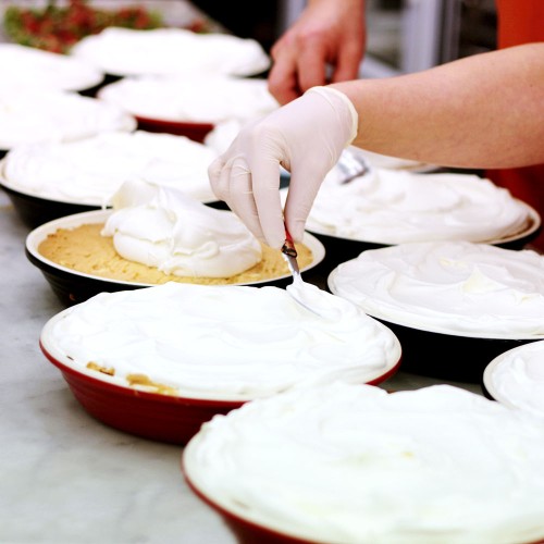 Spritzbeutel, 5fach sortiert, hergestellt aus makellosem Nylon. Hochbelastbar, mit Hängeöse.