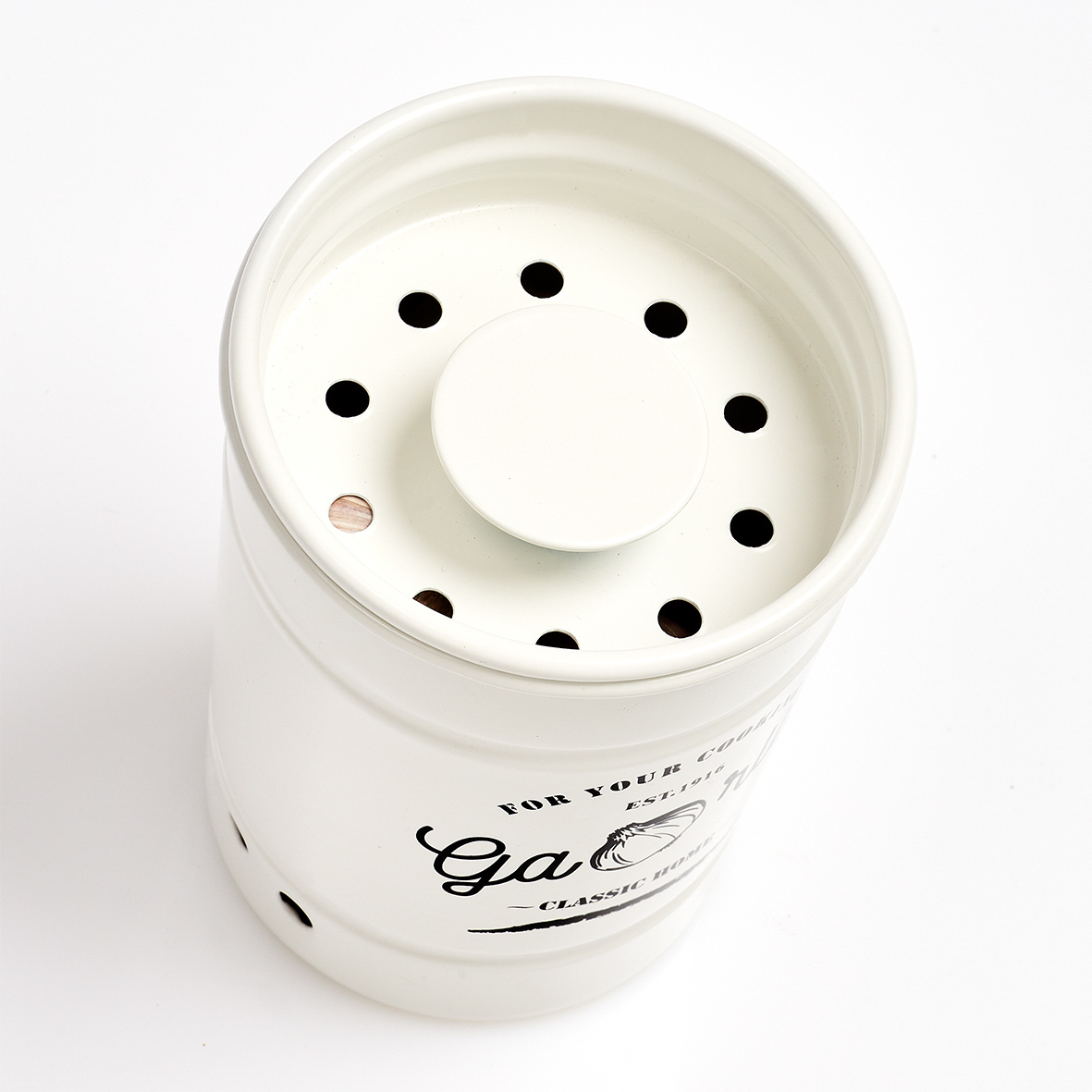 Vorratsdose, Metall, Ø7,4-9,3x12 cm. Farbe: weiß Knoblauch sorgt bei vielen Speisen für das gewisse Etwas und sollte in keinem Haushalt