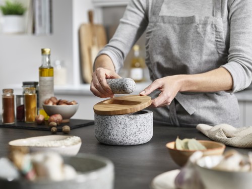 Joseph Joseph Dash Mörser & Stößel aus Granit mit Bambusdeckel