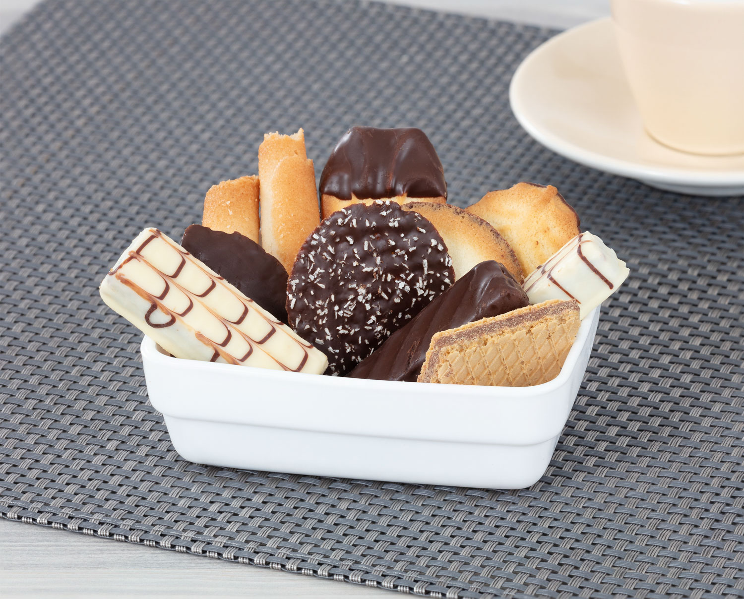 DELACRE TREASURE Gebäckmischung, Inhalt: 110 Stück, 922 g je Karton.